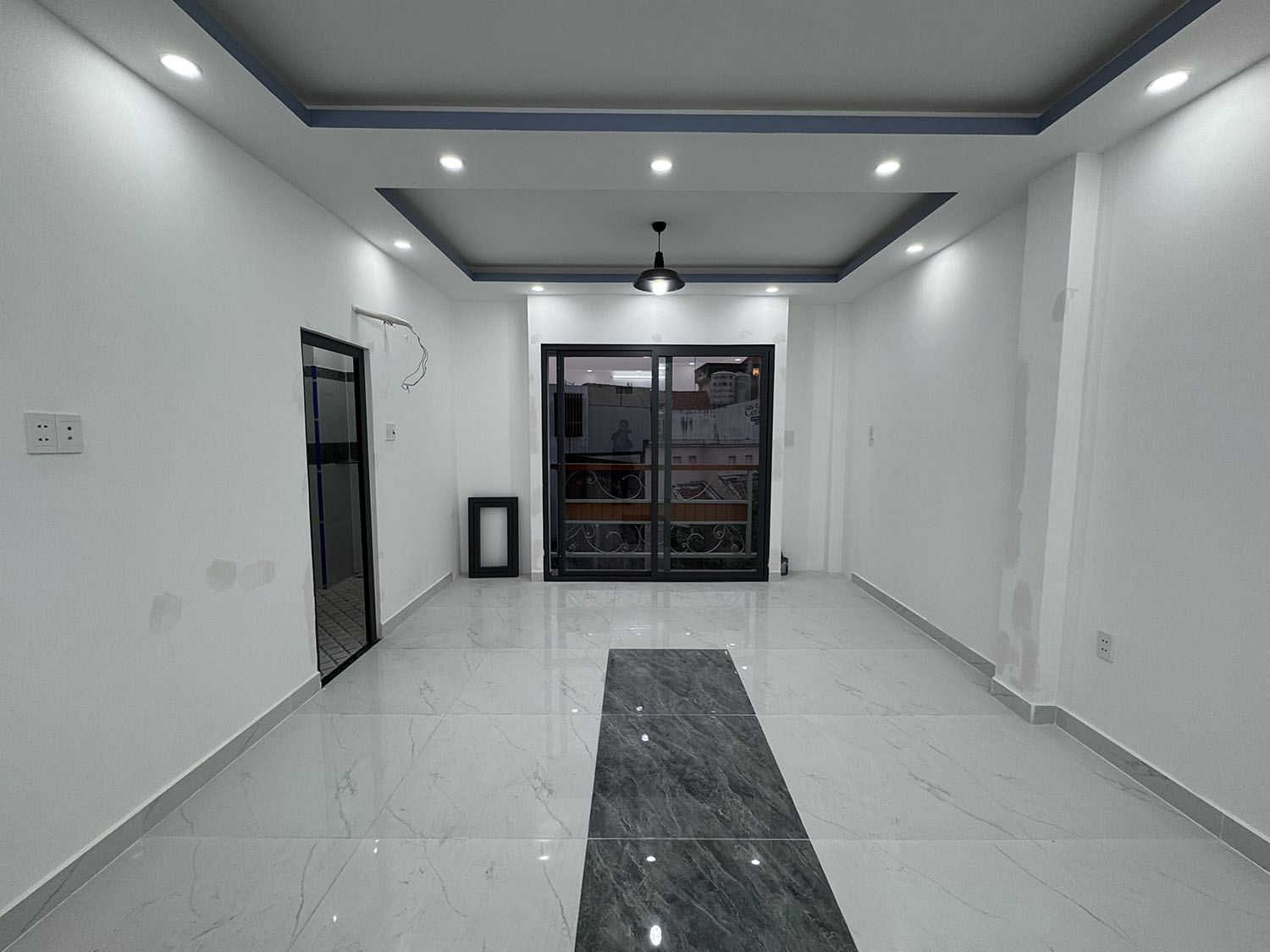 Tuyệt phẩm biệt thự mini 3 lầu, góc 2 mặt tiền hẻm 2 xe hơi 7 chỗ tránh nhau khu VIP Đặng Văn Ngữ